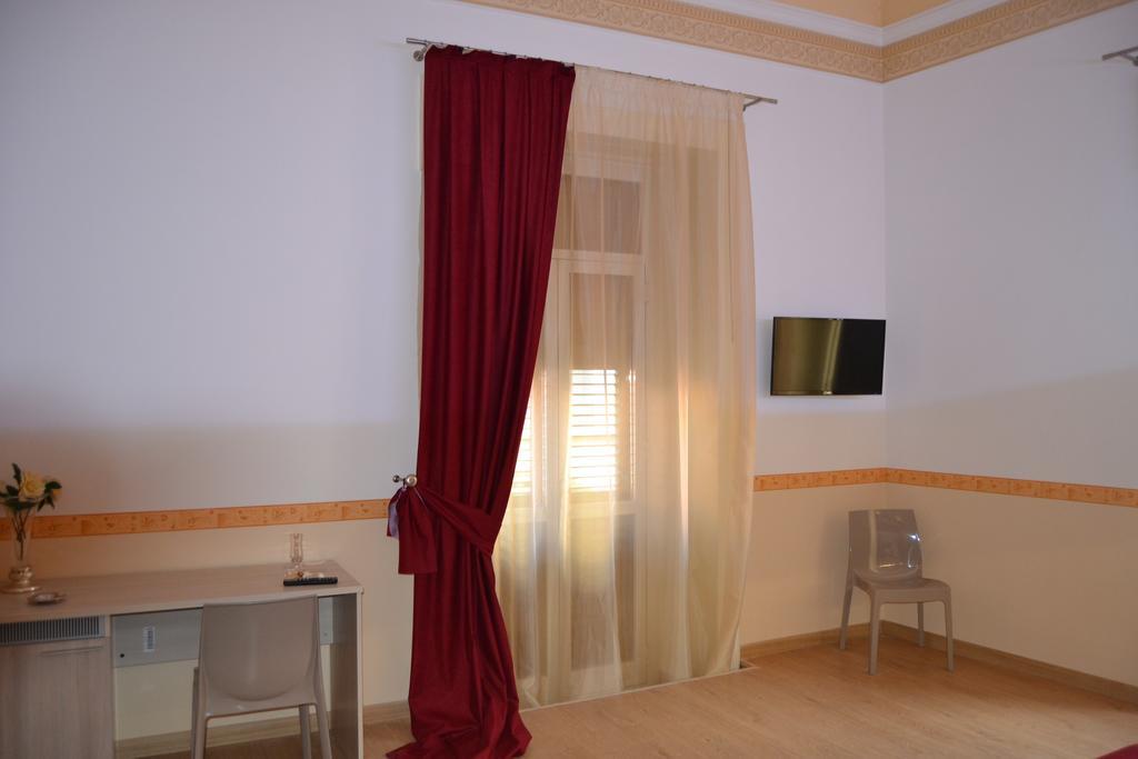 B&B The Queens Φότζια Εξωτερικό φωτογραφία